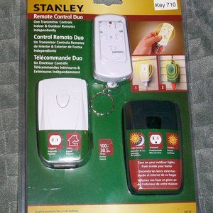 Stanley Indoor Outdoor Wireless Remote Control Duo Outlet Photocell 100ft Range